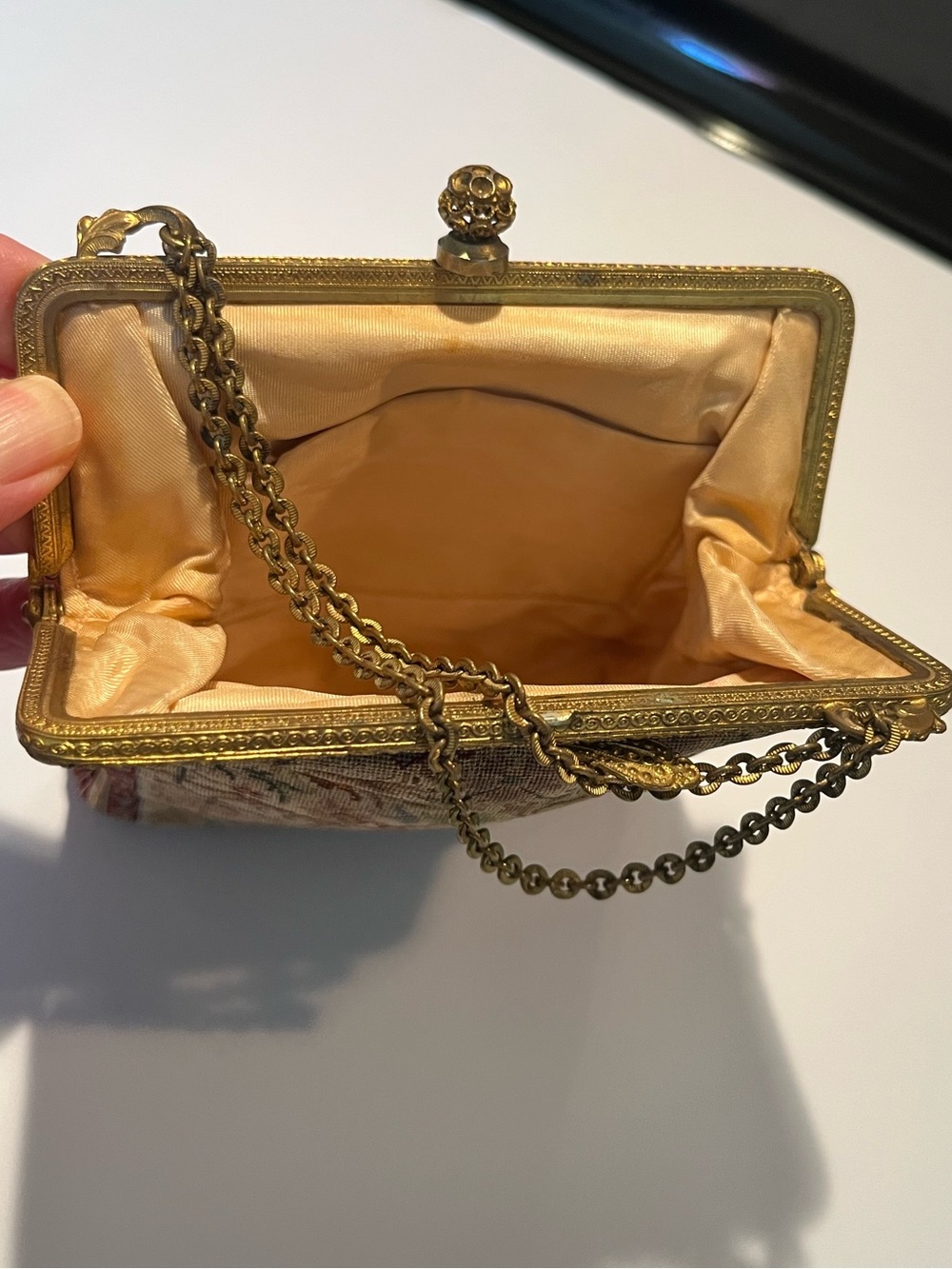 Antique petit point purse. So pretty! - Picture 4 of 6
